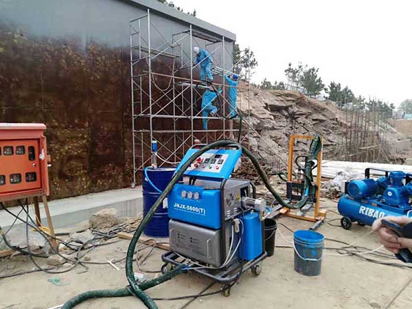 聚脲噴涂機(jī)多少錢一臺(tái)(圖2) JNJX-H5600(T)型聚脲噴涂機(jī)設(shè)備